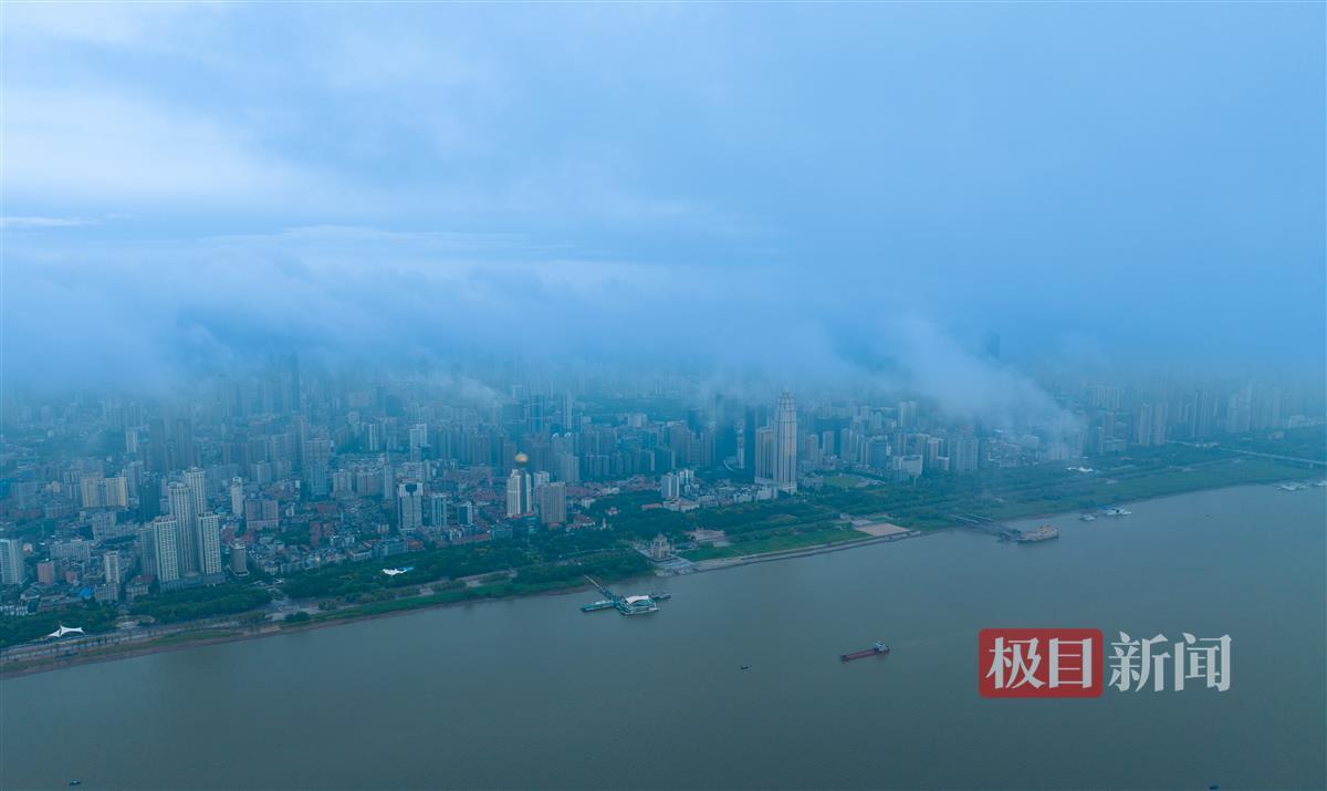 无敌炸金花下载